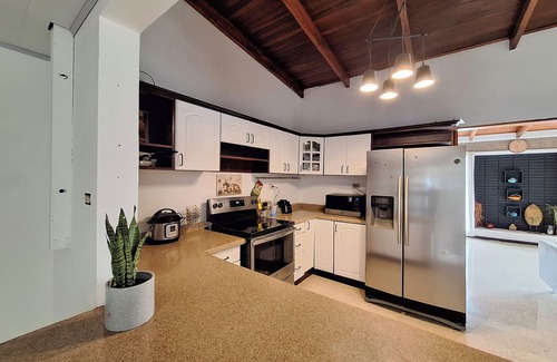 Rohrmoser Cama Y Desayuno | Jungla Urbana BnB - Adults Only