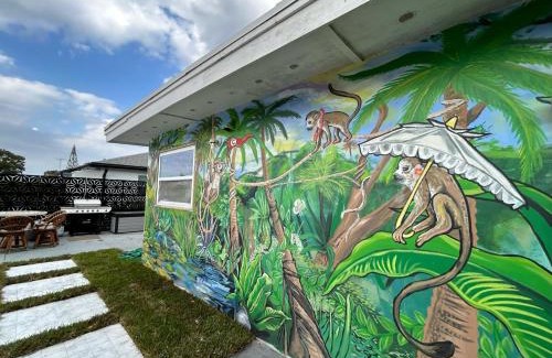 Lake Worth Casa | Jungle Cottage with luxury pool, hot tub and more!