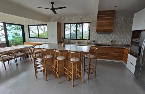Dominicalito Villa | Jungle Escape with STUNNING views over Dominicalito Bay