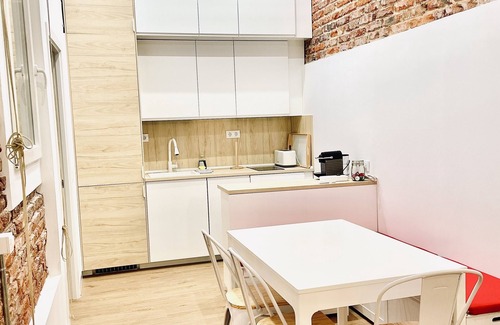 Gaztambide Apartamento | Jungla de diseño para 8: 3 dormitorios 2 baños AC Parking Gratis