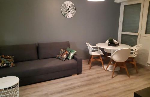 Plantieres Queuleu Apartamento | Jungle