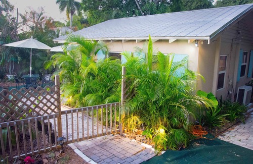 West Palm Beach Cabaña | Casa de la casa de la selva, se admiten perros. Privada, tranquila, y exclusividad suya.