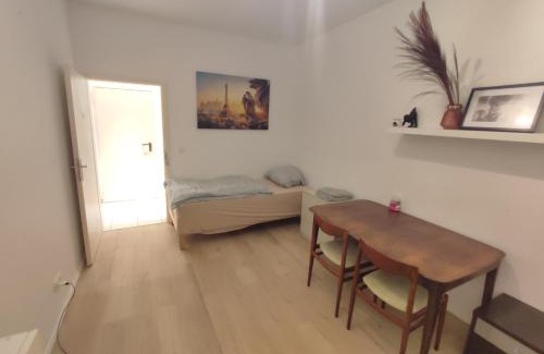 Kelkheim Apartamento | Jungle in Kelkheim for 4 Persons 24 h check in