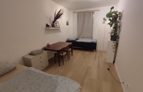 Kelkheim Apartamento | Jungle in Kelkheim for 4 Persons 24 h check in