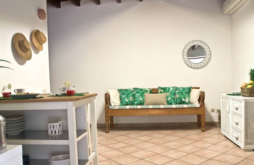 Santa Margherita di Pula Cabaña | Casa de la selva - Tucan