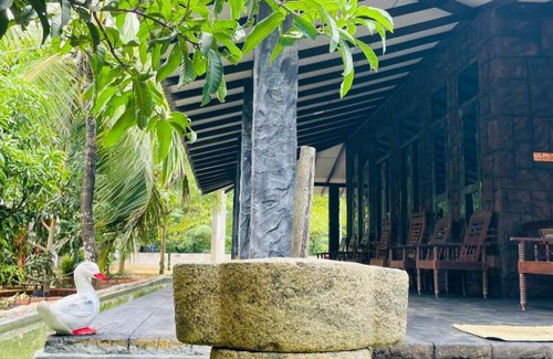 Beliatta Hotel | Jungle Land Kabana & Hotel