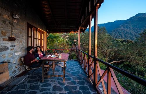 Pangot Cabina | Jungle Lore Birding Lodge