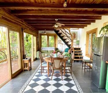 Cahuita Casa | Jungle Spirit Treehouse