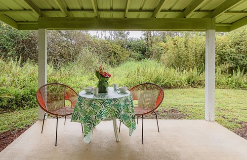 Keaau Cabina | Jungle Studio - Cute and Cozy w/Queen Bed, Wifi, Full Bathroom