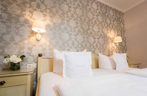 Bad Wiessee Cama Y Desayuno | Junior Suite - Bio Design Boutique Hotel Landhaus St. Georg
