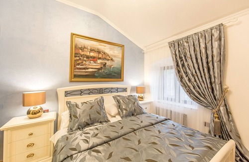 City Center Cama Y Desayuno | Junior Suite en el exquisito Bed & Breakfast Villa Hasi en el centro de la ciudad.