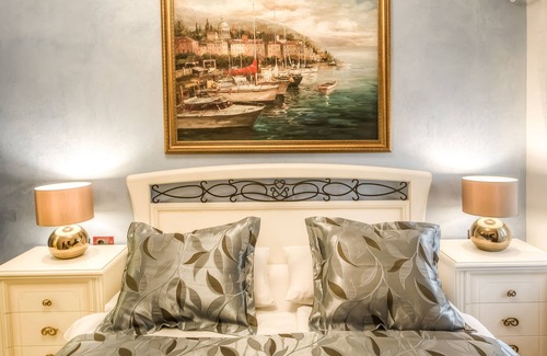 City Center Cama Y Desayuno | Junior Suite en el exquisito Bed & Breakfast Villa Hasi en el centro de la ciudad.