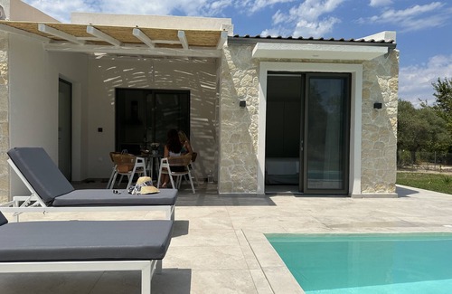 Vourvourou Apartamento | Junior Suite With Private Swimming Pool