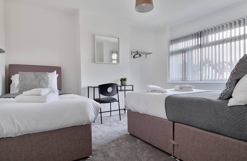 Southampton Apartamento | Juniper downstairs apartment sleeps 7 people
