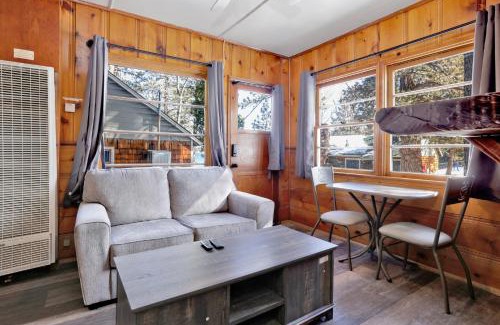 Big Bear Lake Casa | Juniper Lakeside Couples Resort Cabin by Big Bear Vacations