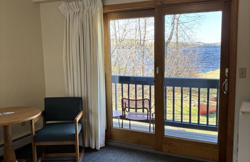 Greenville Junction Casa | Juniper Motel-Waterfront -King-Dog Friendly🐾