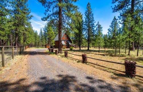 Sisters Casa | Juniper & Pine, a Lodge-Style Cabin in Sisters, OR