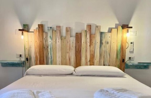 Porto Torres Apartamento | Juniper Room - Full Service Room with Private Bathroom