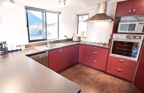 Wanaka Cabaña | Juno Escape - Wanaka Holiday Home