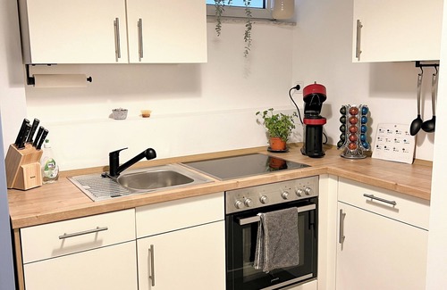 Maximin Apartamento | JUPAS° Trier | Red Rock Home - Balcony & Parking lot