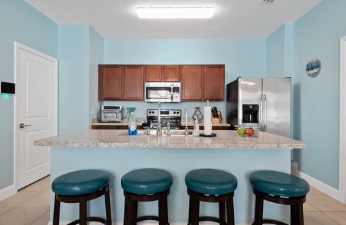 Jupiter Casa | “Jupiter Breeze” Beach Retreat! 4/2 newer home in center of beautiful Jupiter FL