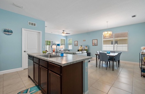 Jupiter Casa | “Jupiter Breeze” Beach Retreat! 4/2 newer home in center of beautiful Jupiter FL