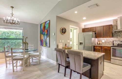 Jupiter Farms Cabaña | Jupiter Cottage w/ Patio, Gas Grill & Fire Pit!
