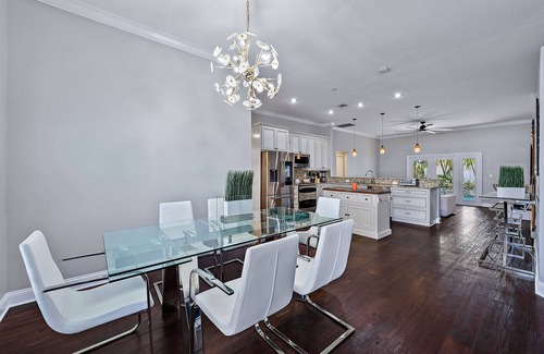 North Palm Beach Heights Casa | Jupiter Gem: 3-BR Home with Private Pool. Ideal for Year-Round Comfort !