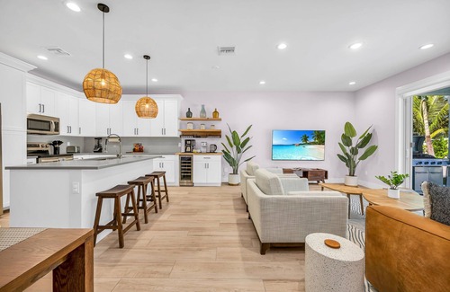 Jupiter Casa | Jupiter Palms Oasis | Luxe Pool/Spa Table Tennis!