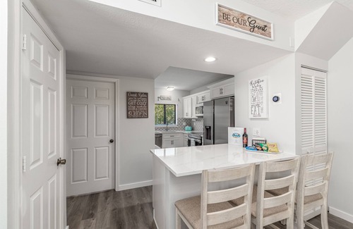 Bella Vista Condominio | JupRent's -Paradise on the Park - 3bed/3bath - Prime Location near Everything!