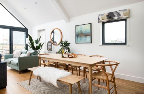 Holworth Casa | Jurassic BR26 Silverlake Dorset