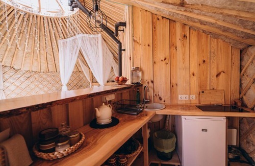 Darsuniskis Cabina | Jurta in der Natur am Fluss im Wald.gerne mit Kindern und Haustieren