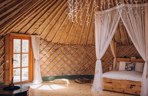 Darsuniskis Cabina | Jurta in der Natur am Fluss im Wald.gerne mit Kindern und Haustieren
