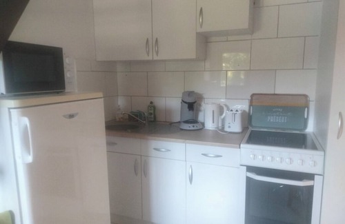 Riom Apartamento | Just 20 minutes from Les Puys and Le Zénith! 5 min from Riom Close to motorways.