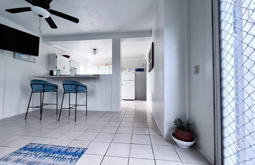 Estate Clifton Hill Casa | Just 7 minutes to airport. Wi-Fi and A/C. Capture Holiday Memories here!