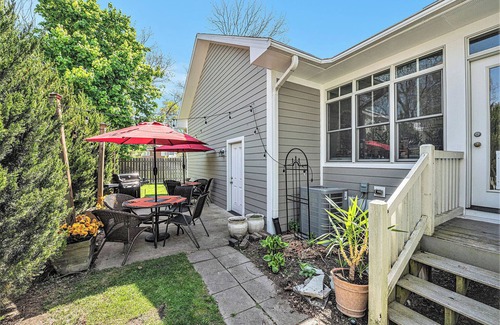 Northeast South Bend Casa | Just a few Blocks to Notre Dame!