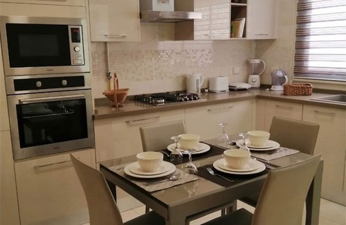 Les Berges Du Lac II Apartamento | Just a few metres from all amenities, a magnificent apartment