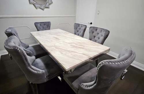Toronto Casa | Just a Room