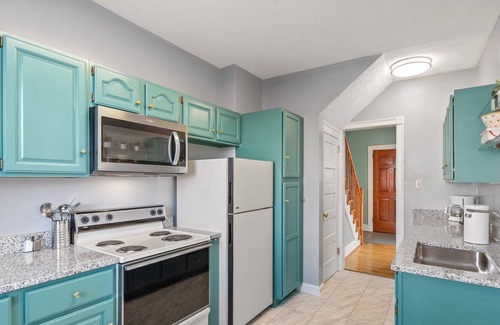 Winchester Casa | Just around the corner from the Old Town Walking Mall