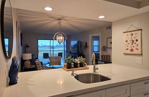 Stuart Condominio | Just Beachy: A Breezy 1-Bedroom Escape