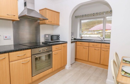 Porthtowan Cabaña | JUST BEACHY, family friendly, character holiday cottage in Porthtowan