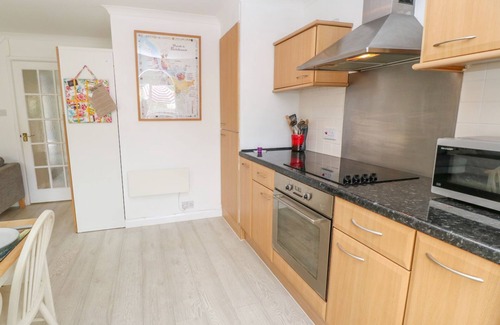 Porthtowan Cabaña | JUST BEACHY, family friendly, character holiday cottage in Porthtowan