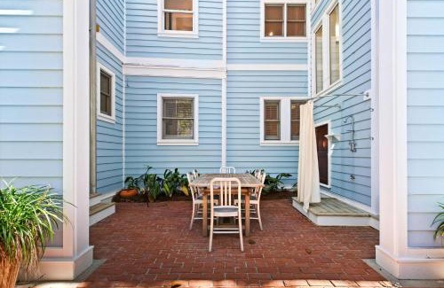 Seaside Casa | Just for Fun Main and Carriage