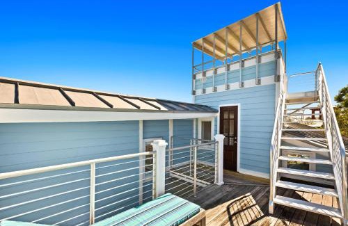 Seaside Casa | Just for Fun Main and Carriage