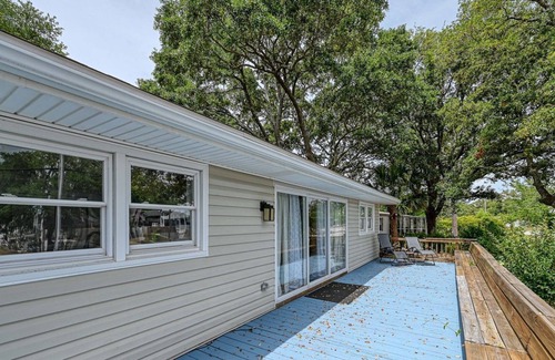 Hampstead Casa | JUST HIT THE RENTAL MARKET! Cozy modern home minutes to Topsail Island