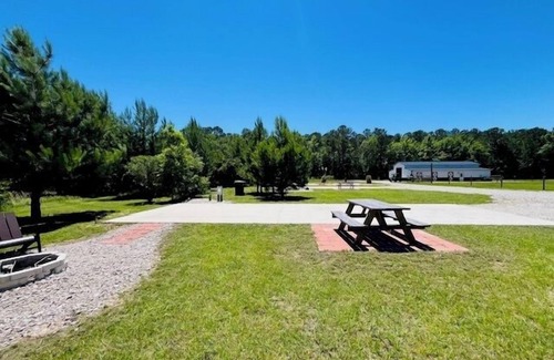 Conway Alquiler De RV | Just Horsin' Around RV site 1@ Laurel Oaks Estate