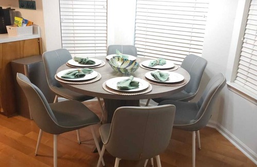 Madison Casa | Just Like Home 3-bedroom house in wonderful Madison/ Pet-Friendly