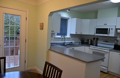 View Royal Casa | Just Like Home - Everything you need to feel at home and your pets are welcome!