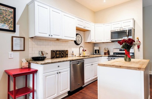 Germantown Casa | Hogar de anfitriones preferidos, cerca de todo