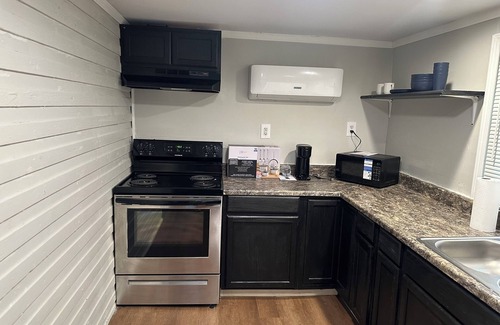 Danville Casa | Just minutes from the Caesars Casino. A great place for traveling professional.
